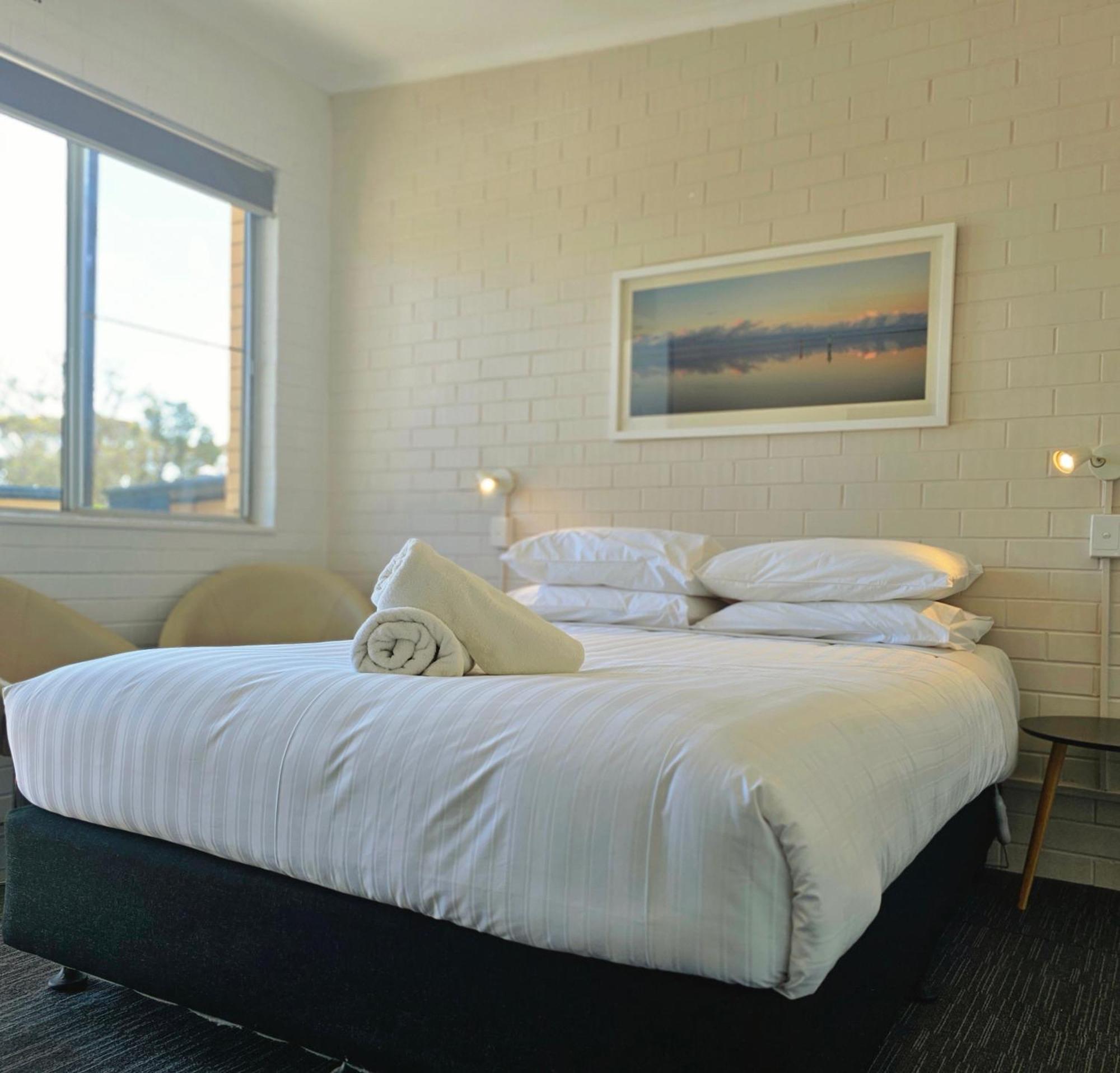 24 Hour CheckIn Motels -Sea Lake Motel Buitenkant foto
